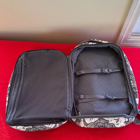 Vera Bradley Essential Backpack Moon Shadow Meadow Pattern NWOT - Picture 7 of 9